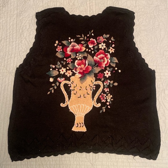 Capacity Sweaters - Vintage Vest